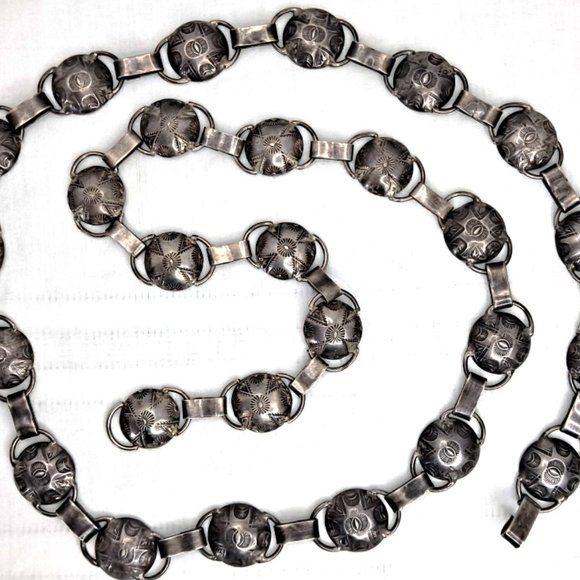 VINTAGE ~ AUTHENTIC CONCHO BELT ~ TEPEES & SUNBURSTS ~ 44.5" ~ OLD PAWN SILVER - Picture 2 of 14